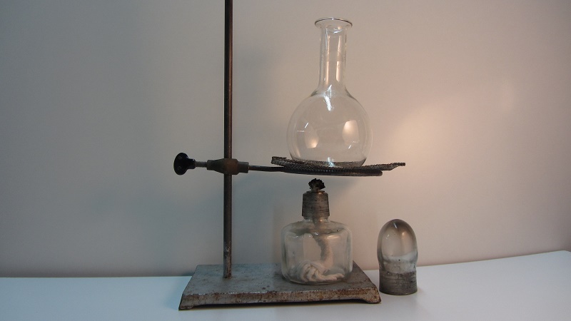 Para que se utiliza el mechero en el laboratorio