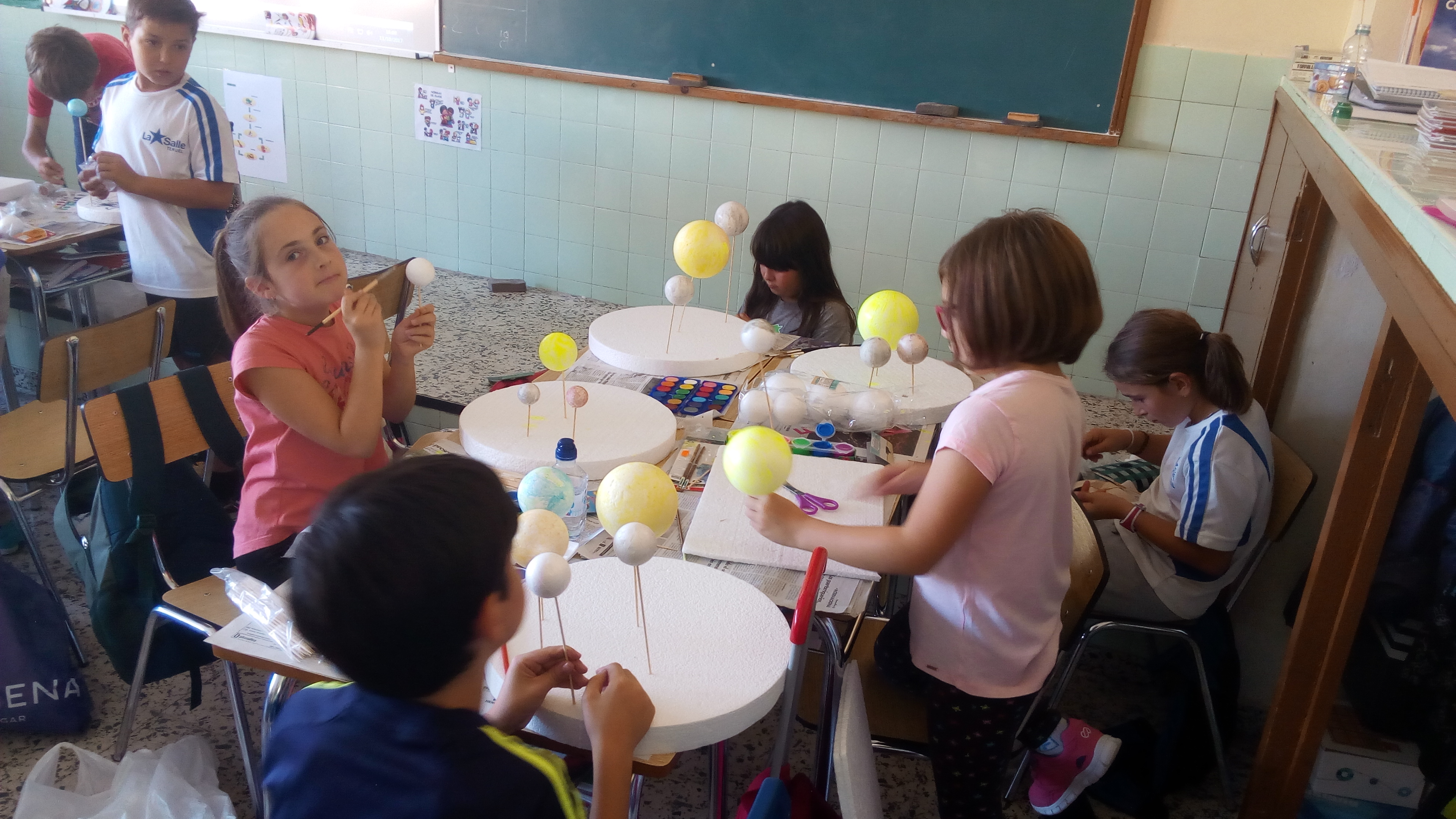 «Viajando por el espacio», proyecto transversal en 4º EP