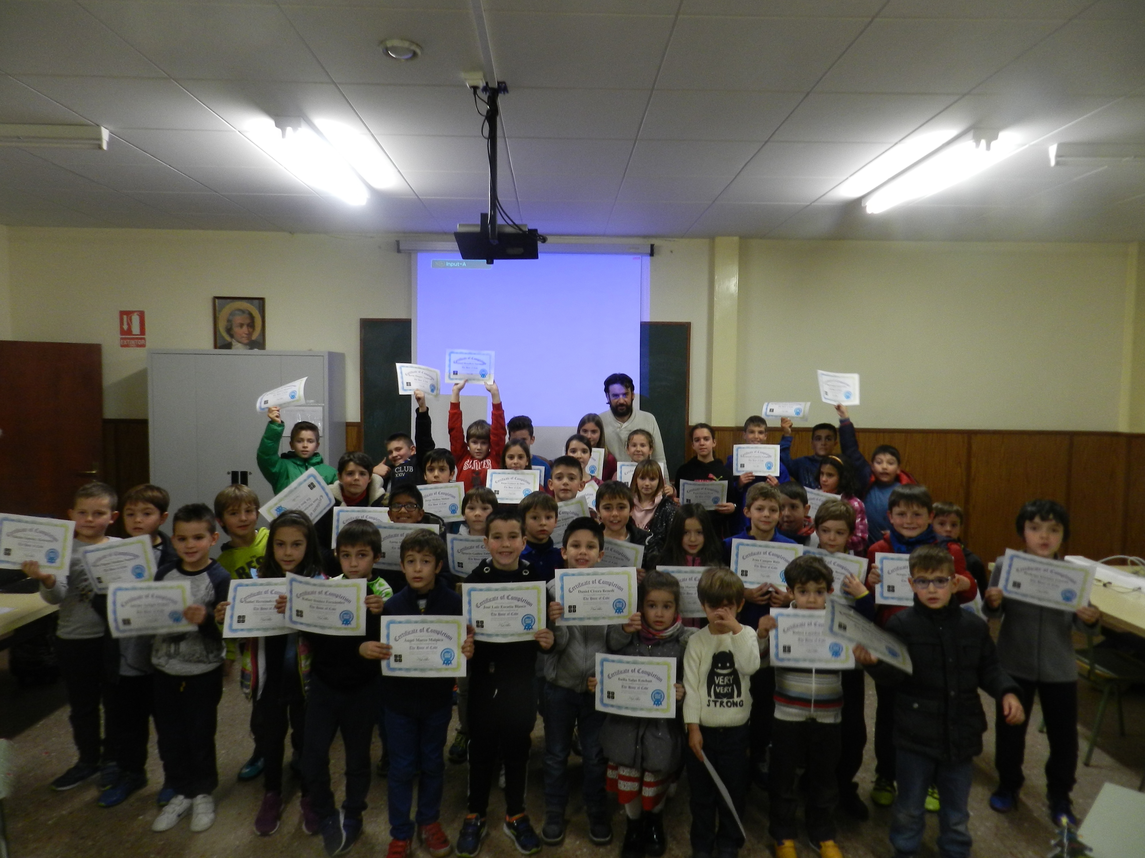 Los alumnos de robótica participaron en la Hora del Código