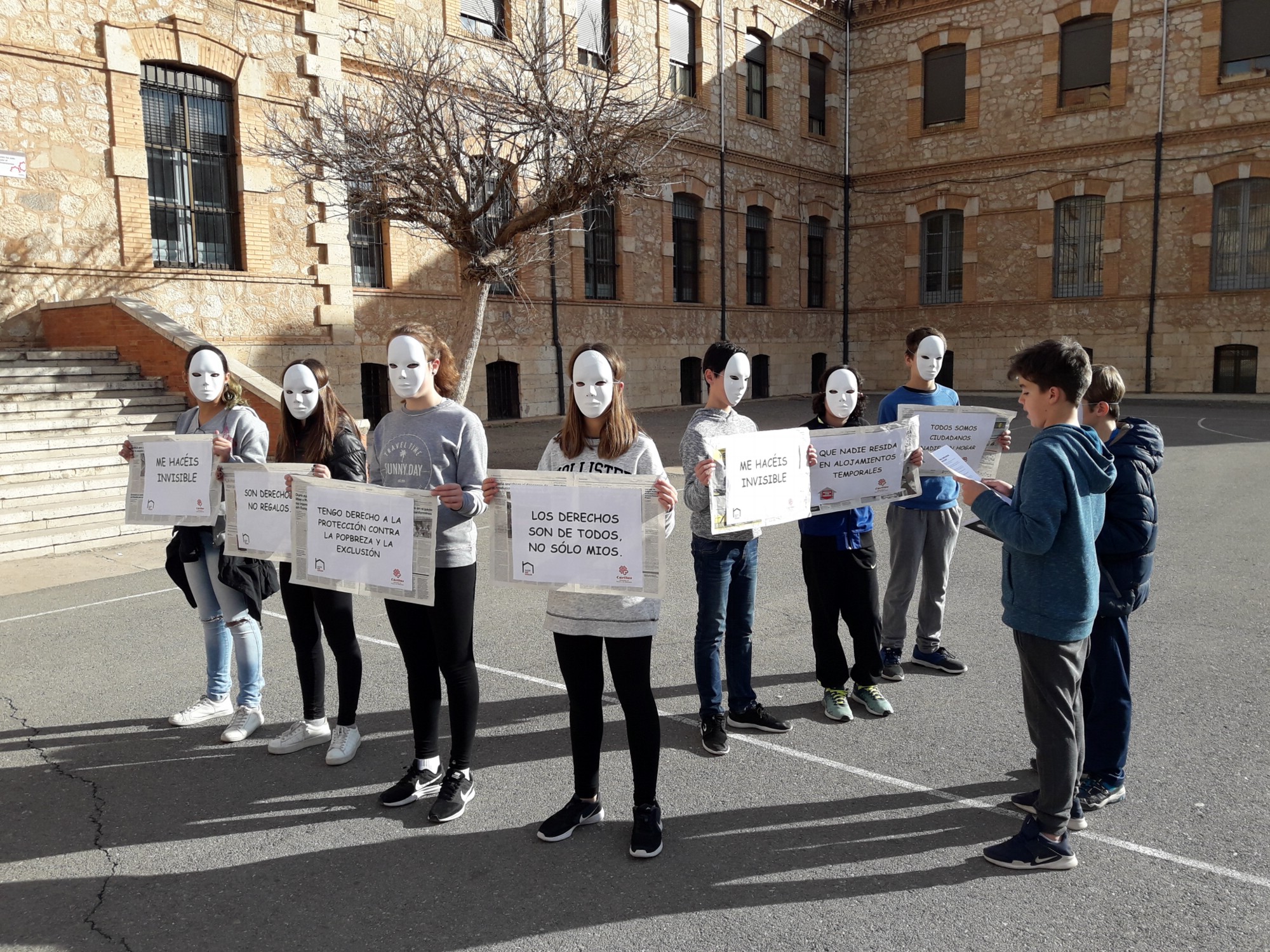 Interesante visita de 1º ESO a Cáritas Teruel para descubrir otras Realidades Humanas