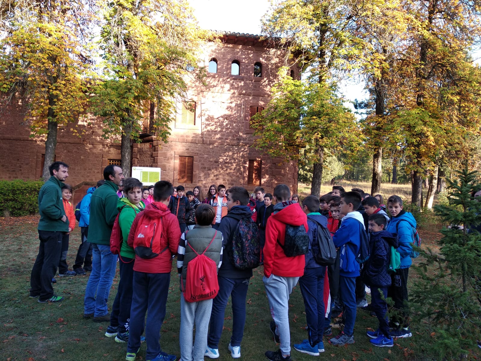 Visita al Parque Cultural de Albarracín para conocer los ecosistemas
